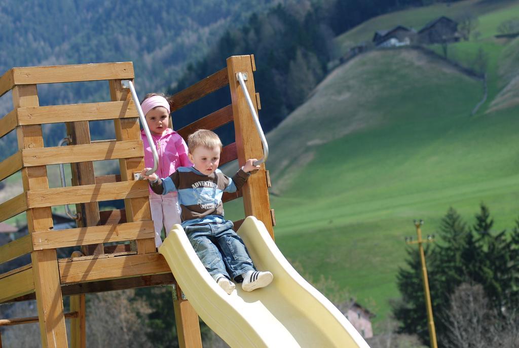 Mantingerhof Apartments Funes  Exteriör bild