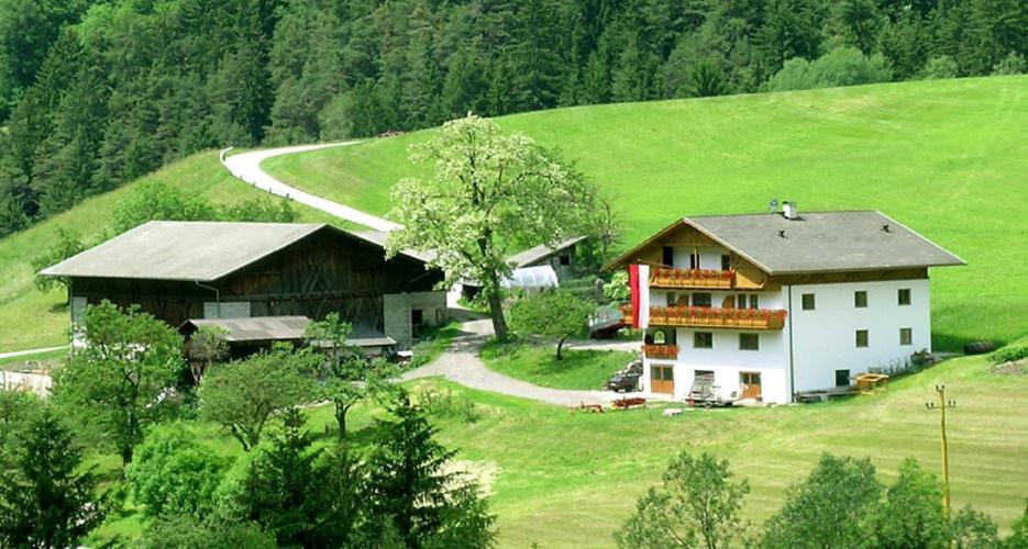 Mantingerhof Apartments Funes  Exteriör bild