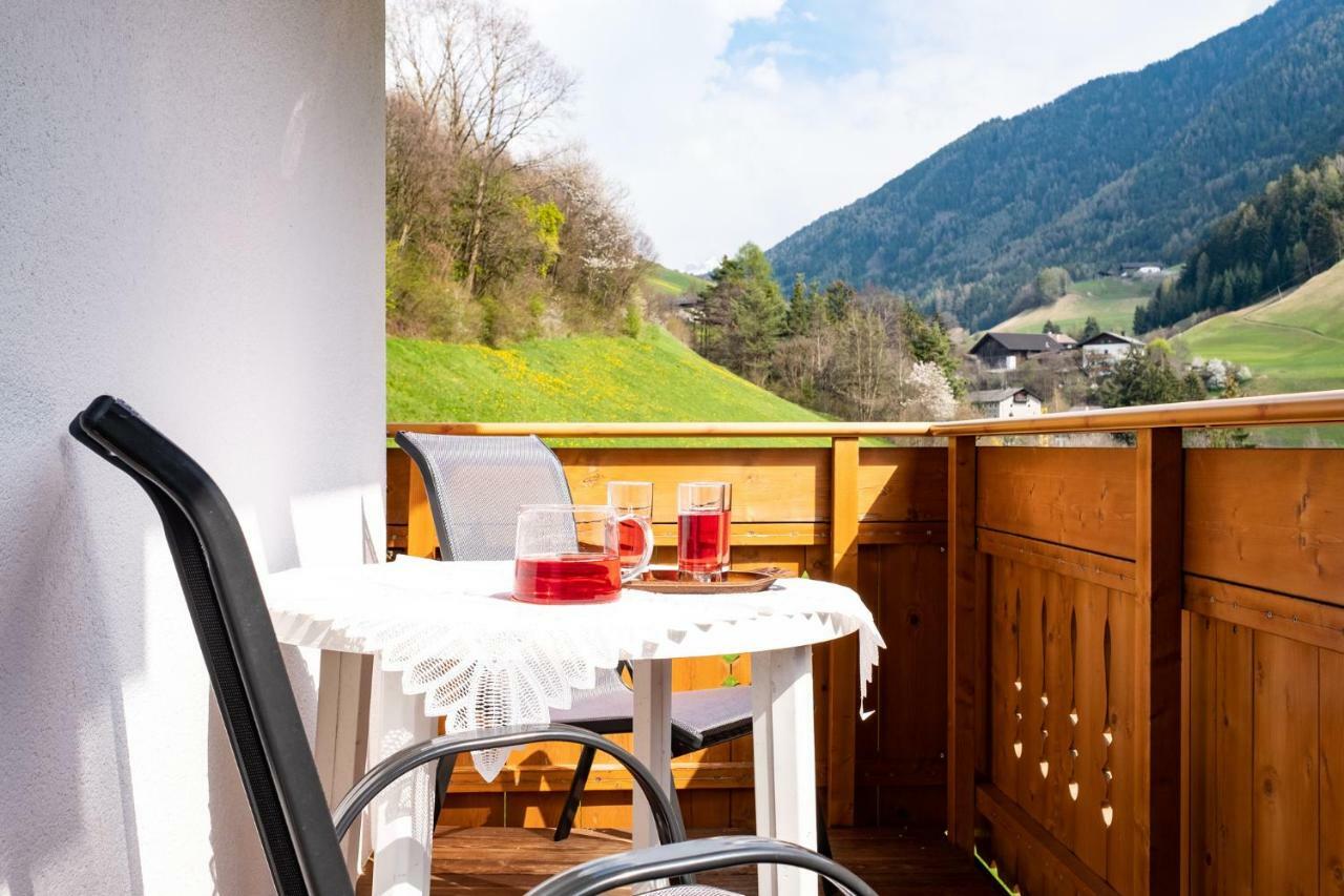 Mantingerhof Apartments Funes  Exteriör bild